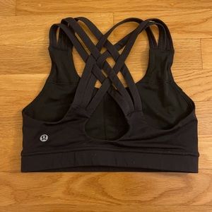 Black lululemon sports bra size 4